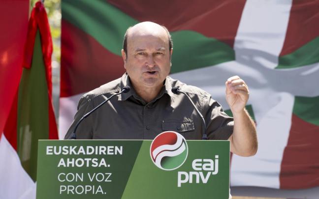 Andoni Ortuzar, durante el acto en el que ha participado en Gasteiz.