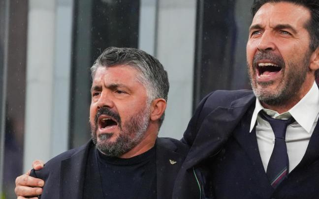 Gennaro Gattuso, exseleccionador de Italia, junto a Gianluigi Buffon, exjefe de delegación de la selección italiana