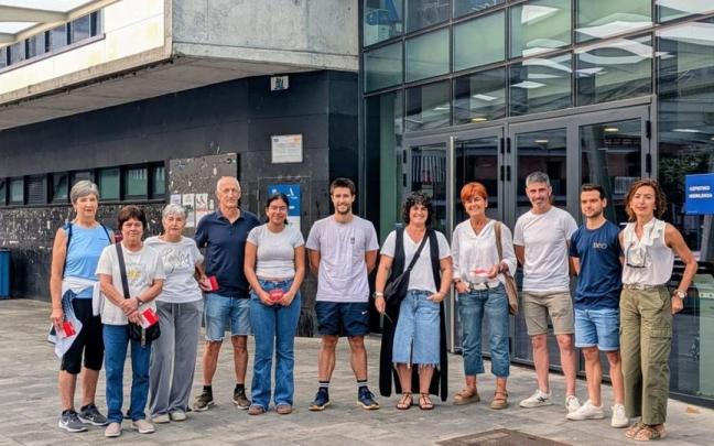 Entrega de premios a los agraciados en el sorteo que el Ayuntamiento ha llevado a cabo entre los vecinos que han participado en el reto.