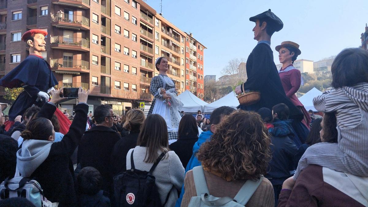 Pasaiako erraldoiak dantzan