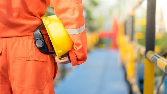 Por sectores, los servicios acaparan el mayor número fallecimientos en jornada laboral, seguido de la construcción.