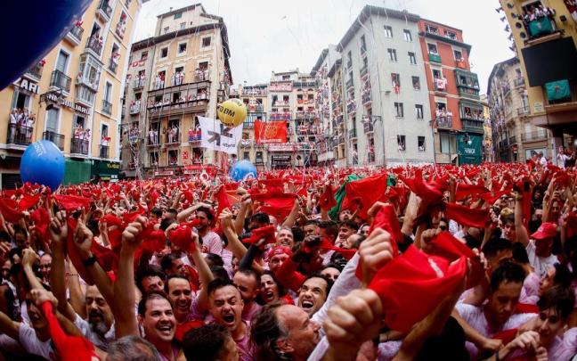 Fotos del Chupinazo de San Fermín 2023 con Osasuna como protagonista Fotos del Chupinazo de San Fermín 2023 con Osasuna como protagonista
