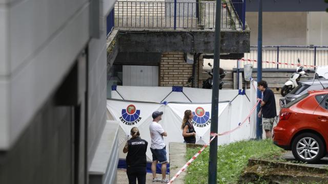 Muere un hombre de 33 años apuñalado en el pecho en Errenteria / Juan Herrero. EFE