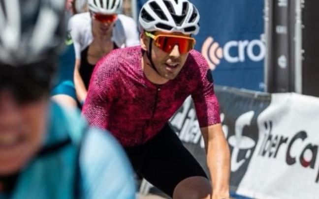 Imanol Arizmendi, cruzando en primer lugar la linea de meta de la última edición de la Quebrantahuesos. / QhyTr Imanol Arizmendi, cruzando en primer lugar la linea de meta de la última edición de la Quebrantahuesos.