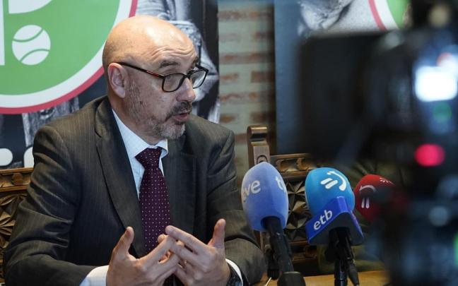 Juan Carlos Soto –abogado– y Joxemari Mitxelena –presidente de la Federación de Euskadi de Pelota Vasca– analizan la decisión del TAS sobre la oficialidad.