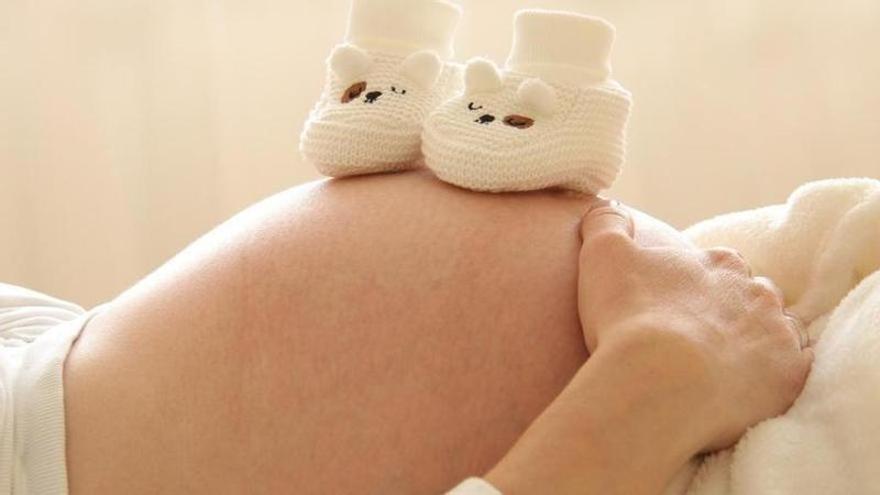 Descubren que la preeclampsia "deja huella" en el sistema cardiovascular años después del parto.