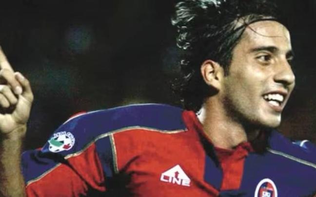 El italiano Andrea Capone, exjugador del Cagliari.