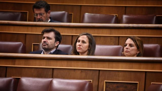 Los diputados del grupo parlamentario de Podemos, Javier Sánchez Serna, Ione Belarra y Noemí Santanay. / EP Los diputados del grupo parlamentario de Podemos, Javier Sánchez Serna, Ione Belarra y Noemí Santanay.