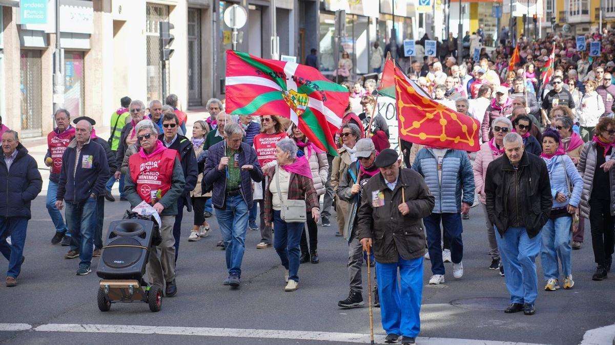 Los pensionistas se manifiestan en Vitoria