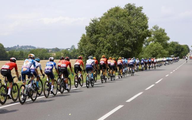 Una imagen del pelotón durante una etapa del Tour de Francia.