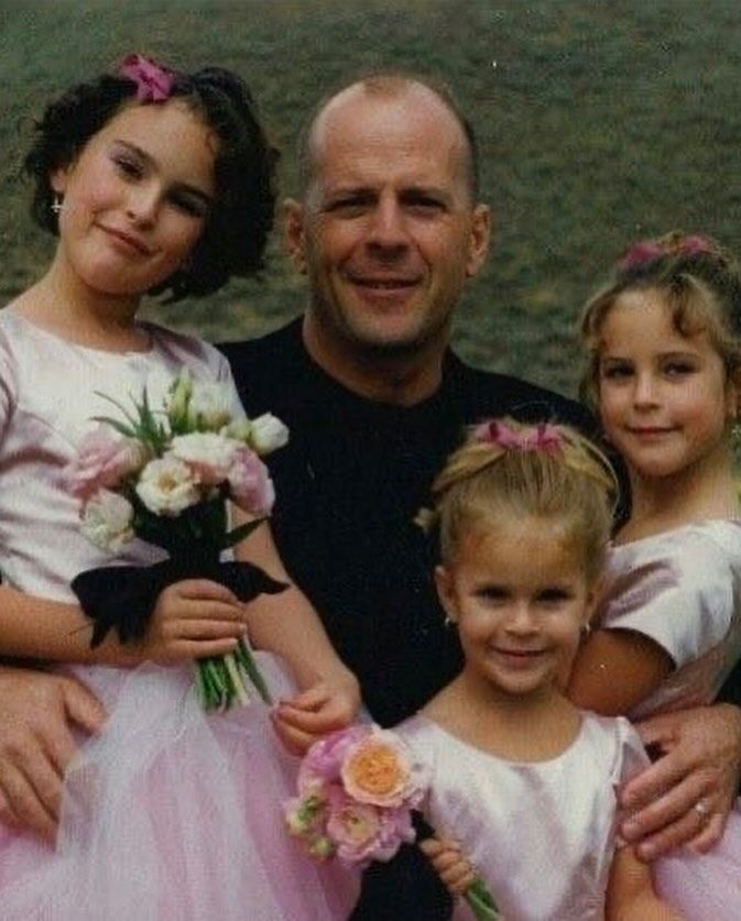 Bruce Willis, en los años 90 con las tres hijas que tuvo con Demi Moore.