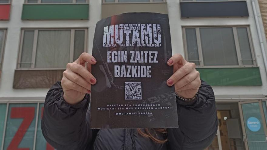 Un miembro de Mutamu invita a los vecinos a sumarse a ellos.