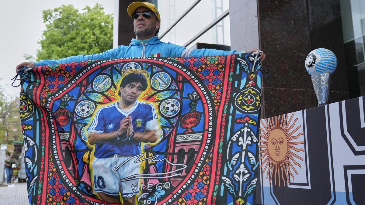Seguidores de Maradona exigen que se aclaren las circunstancias de su muerte.