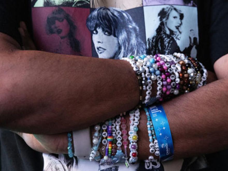 Pulseras y brazaletes de Taylor Swift.