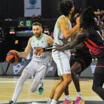 Kristian Kullamäe en acción durante la ida de la semfinal del pasado año ante el Chemnitz. / JOSÉ MARI MARTÍNEZ