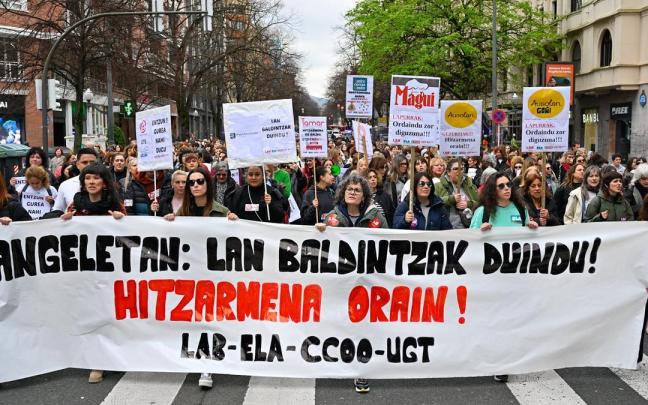 Nueva jornada de huelga en los comedores escolares de Euskadi