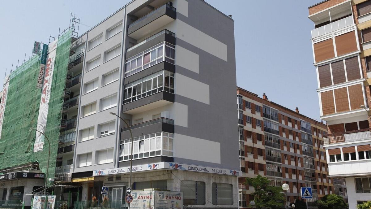 Rehabilitación con envolvente térmica de un edificio.