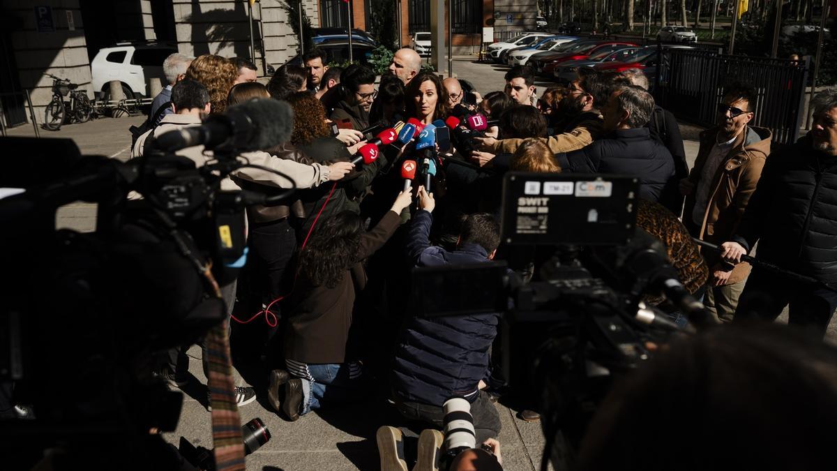 La ministra de Sanidad, Mónica García, ofrece declaraciones a los medios antes del pleno del Consejo Interterritorial del Sistema Nacional de Salud (CISNS).