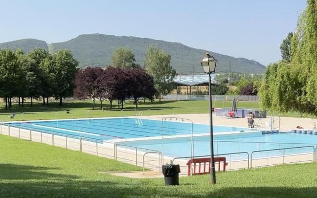 Piscina municipal de Iruña Oka en Nanclares