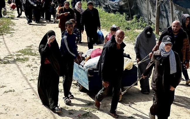 Cientos de palestinos abandonan sus hogares tras los avisos de evacuación del Ejército israelí. / EP Cientos de palestinos abandonan sus hogares tras los avisos de evacuación del Ejército israelí.