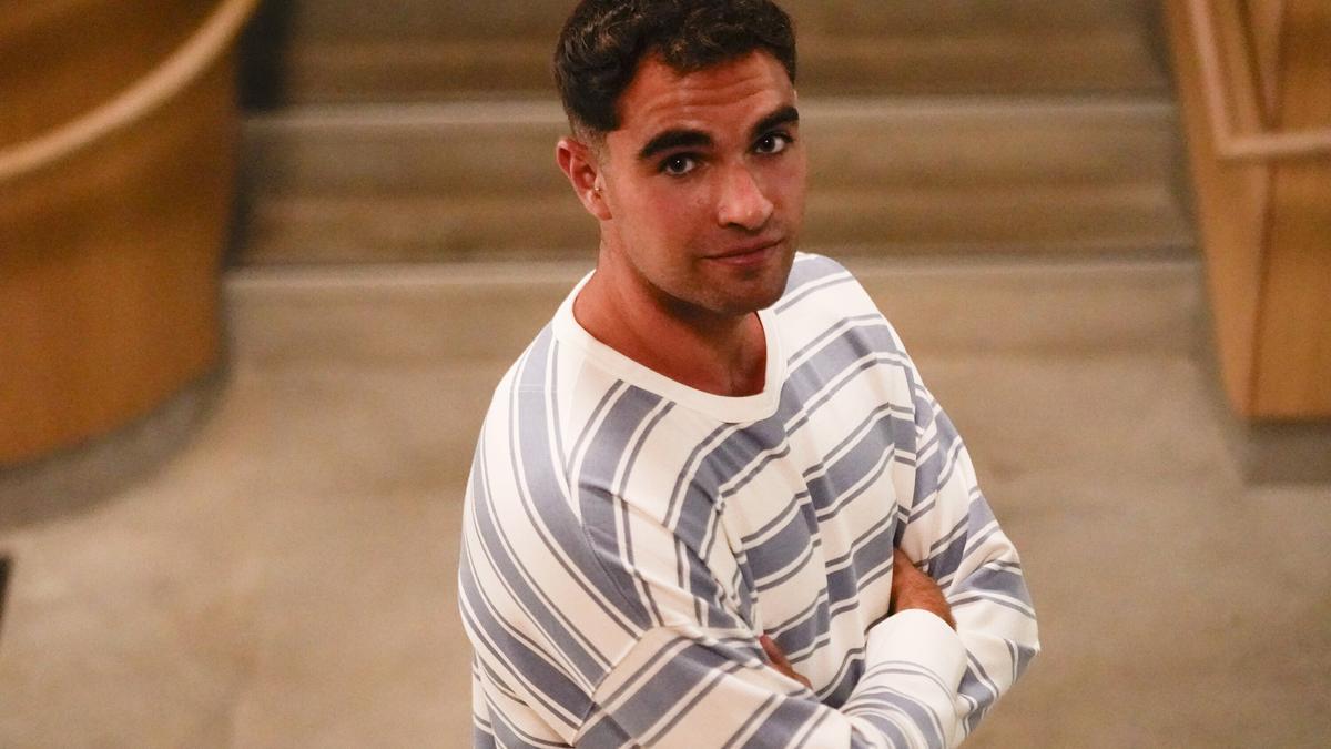 Gorka Mugartegi, 'Atain', posa en el frontón Ezkurdi de Durango.