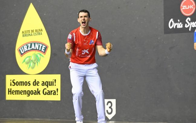 Jokin Altuna celebra el pase a la final del Manomanista. / Pedro Martínez Jokin Altuna celebra el pase a la final del Manomanista.