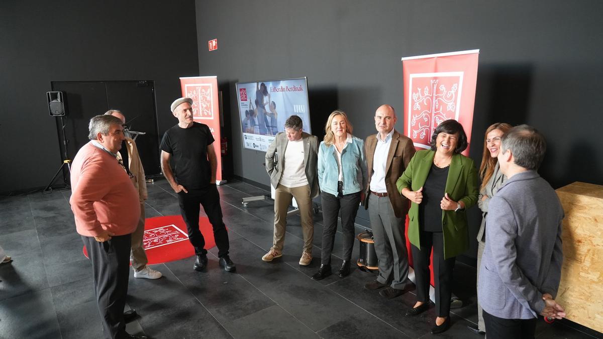Presentación del espectáculo 'ExBerdin Berdinak' en la sede de EITB
