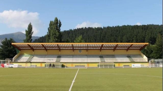 Los vestuarios, y otras dependencias complementarias, se crearán bajo las gradas