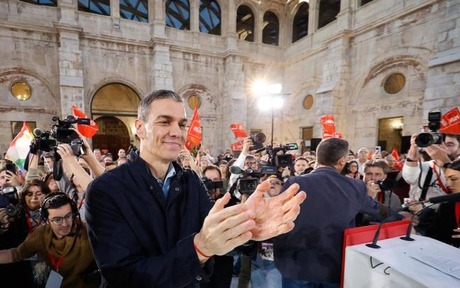 Sánchez participa en un acto de inicio de campaña electoral en Burgos.
