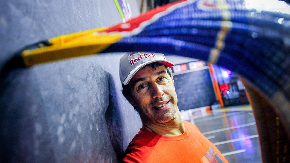 Iñaki Osa Goikoetxea, en el frontón Jai Alai de Gernika.