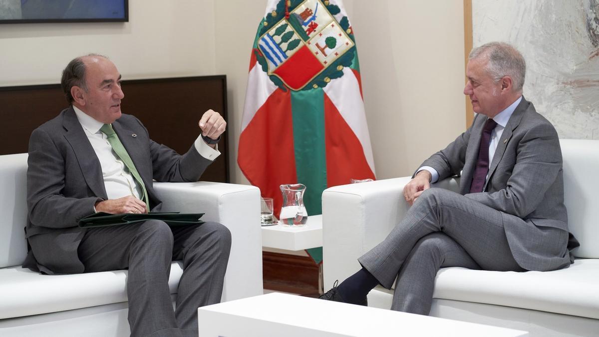 El presidente de Iberdrola, Ignacio Galán, con el lehendakari, Iñigo Urkullu, en Gasteiz.