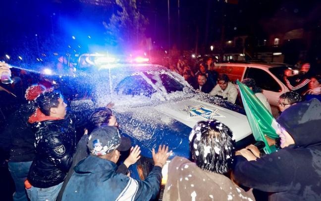 Aficionados de la selección de México tras el triunfo sobre República Checa durante el Mundial .