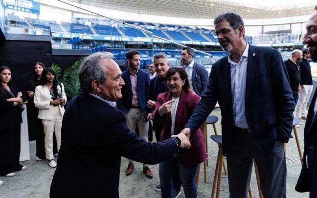 Una delegación de la FIFA y el Mundial 2030 visita Anoeta y Donostia. / R.S.