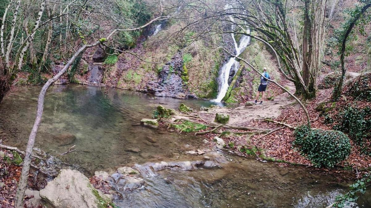 La cascada de las Herrerías, el punto más importante de la ruta del agua de Berganzo, en Álava