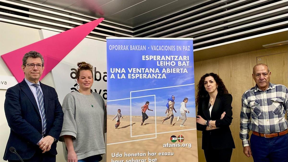 Udan 40 ume saharar hartzeko deia egin diete Arabako familiei.