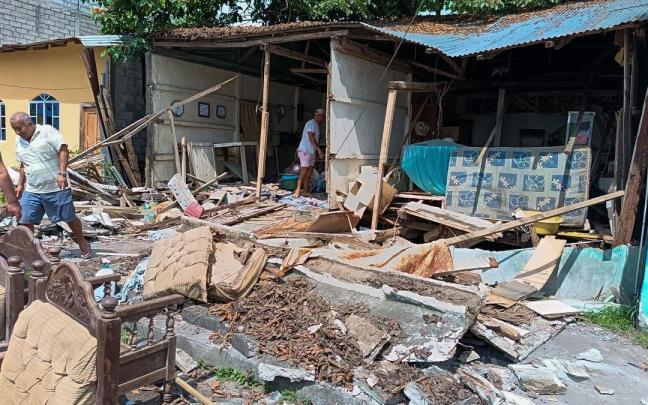 Una casa afectada tras un seísmo en Esmeraldas / EFE Una casa afectada tras un seísmo en Esmeraldas