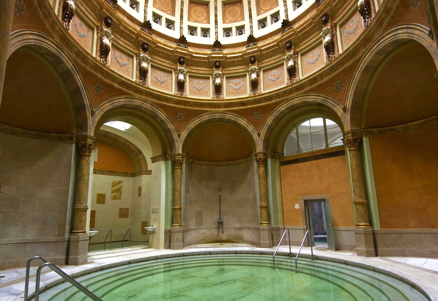El placer de un buen baño en Baden Baden.