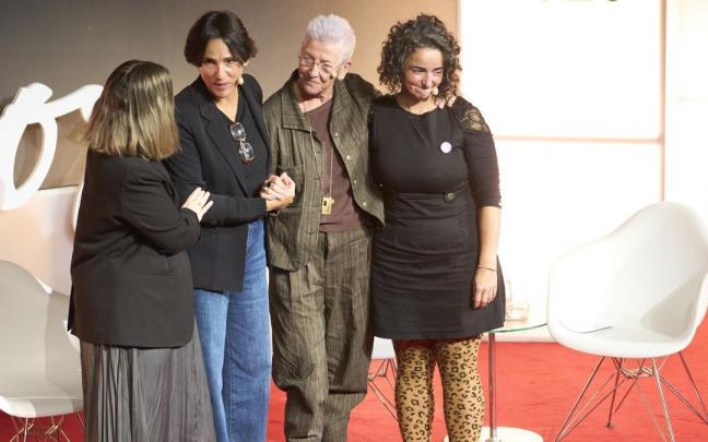 Amelia Machimbarrena, Maixabel Lasa e Ixone Fernández, en el coloquio del Día de la Memoria