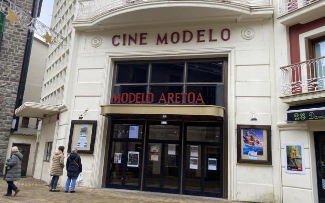 Exterior de Modelo Aretoa de Zarautz.