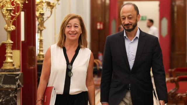 La presidenta del Congreso, Francina Armengol, y el vicepresidente del Congreso, Alfonso Rodríguez Gómez de Celis.