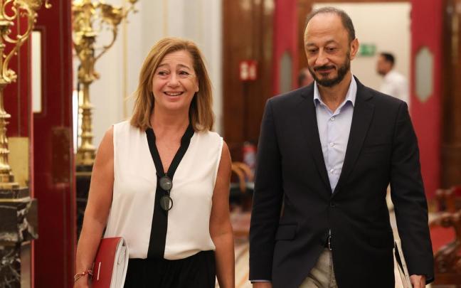 La presidenta del Congreso, Francina Armengol, y el vicepresidente del Congreso, Alfonso Rodríguez Gómez de Celis.