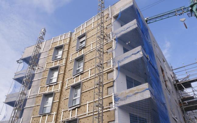 El Observatorio constata "la persistente tensión del mercado, el crecimiento de la demanda de vivienda pública y la recuperación sostenida del sector de la construcción".