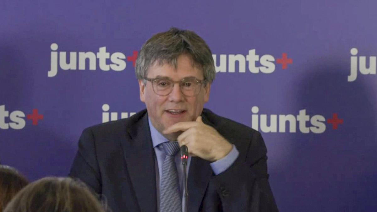 Puigdemont interviene en las jornadas de trabajo de JxCat en Waterloo.