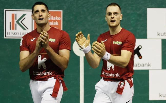 Unai Laso y Albisu ganan a Zabala y Martija en el Astelena de Eibar en el Parejas.