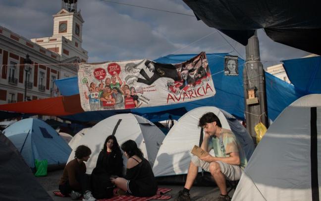 En imágenes: La acampada de Sol cumple su cuarta noche decidida a continuar presionando