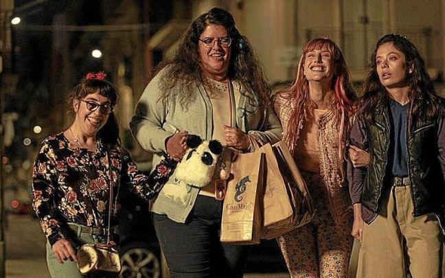 Imagen de las protagonistas de la serie ‘Fácil’, de Anna R. Costa. | FOTO: MOVISTAR PLUS