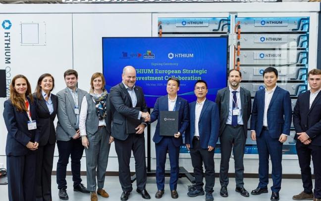 El Gobierno vasco firma un acuerdo para la fabricación de baterías en Euskadi