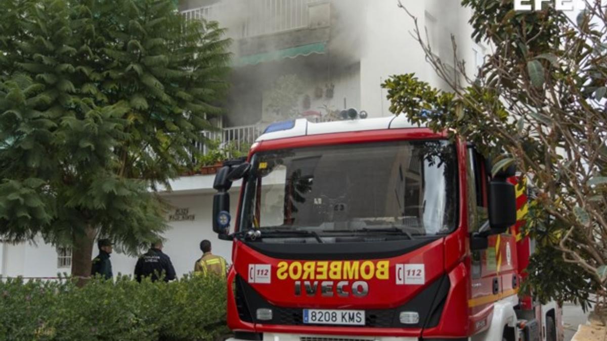Imagen de archivo de un incendio en una vivienda de Granada.