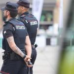 Dos agentes de la Ertzaintza. IMAGEN DE ARCHIVO