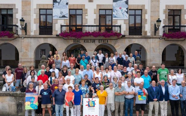 Ehun odol-emaile inguru bildu ziren Gernika-Lumon